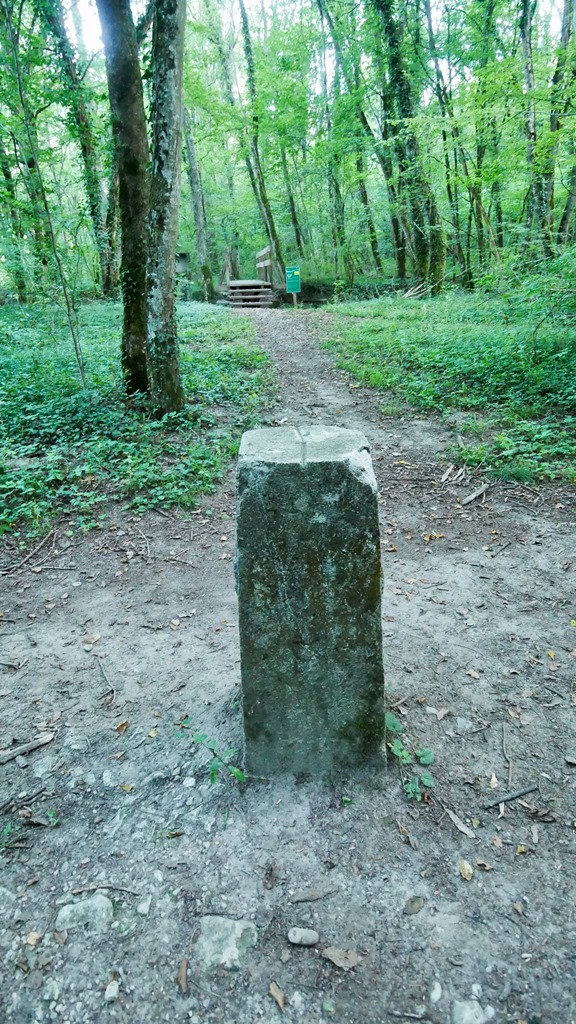Borne-frontière 1
